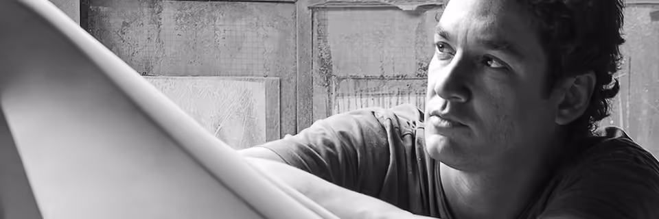 Biografía - Gustavo Vélez